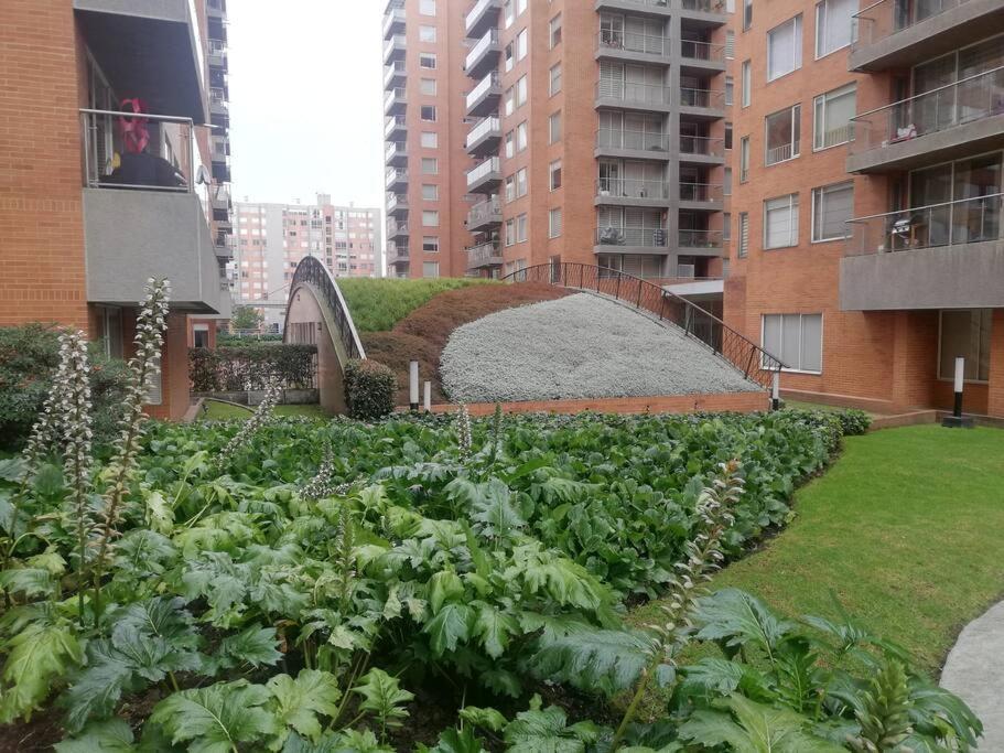 Hermosa Habitacion Privada En Conjunto Residencial Cerca Al Aeropuerto Y Terminal De Bogota, Zonas Comunes Se Comparten Con 1 Persona Apartment ภายนอก รูปภาพ